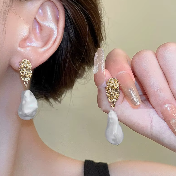 Baroque Pearl Drop Earrings – Gold Statement Bridal Earrings