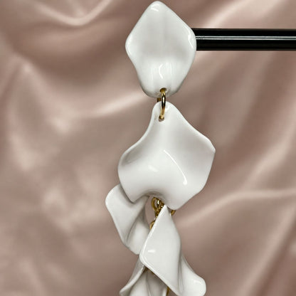White Floral Bridal Statement Earrings – Wedding Drop Earrings