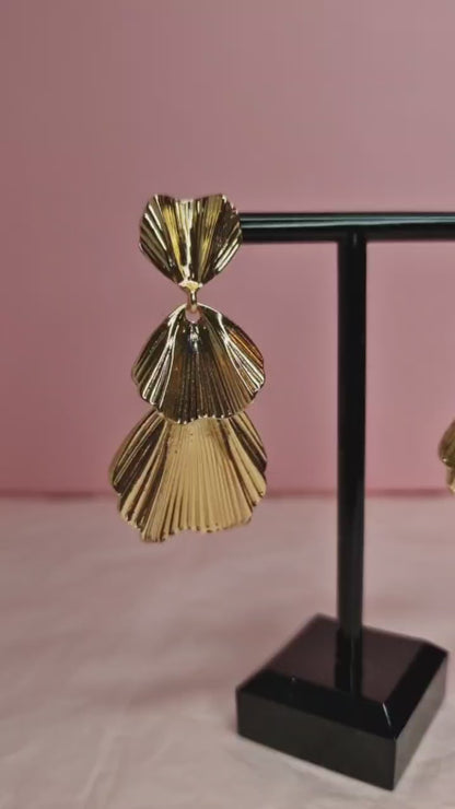 Gold Shell Drop Earrings Statement Fan Earrings Textured Gold Earrings Elegant Short Dangle Modern Luxury Jewelry Gift for Her