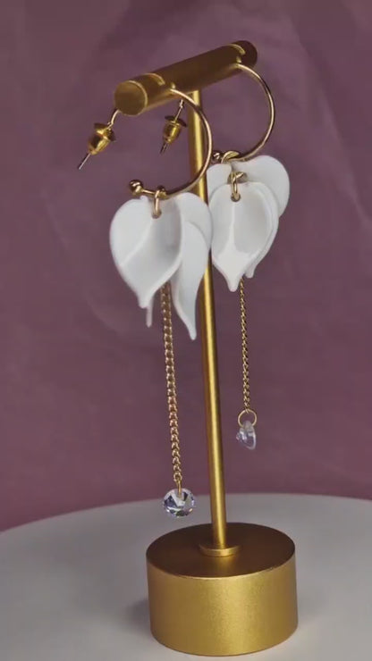 White Floral Bridal Earrings, Romantic Flower Drop Earrings, Wedding Earrings for Bride, Elegant Petal Earrings
